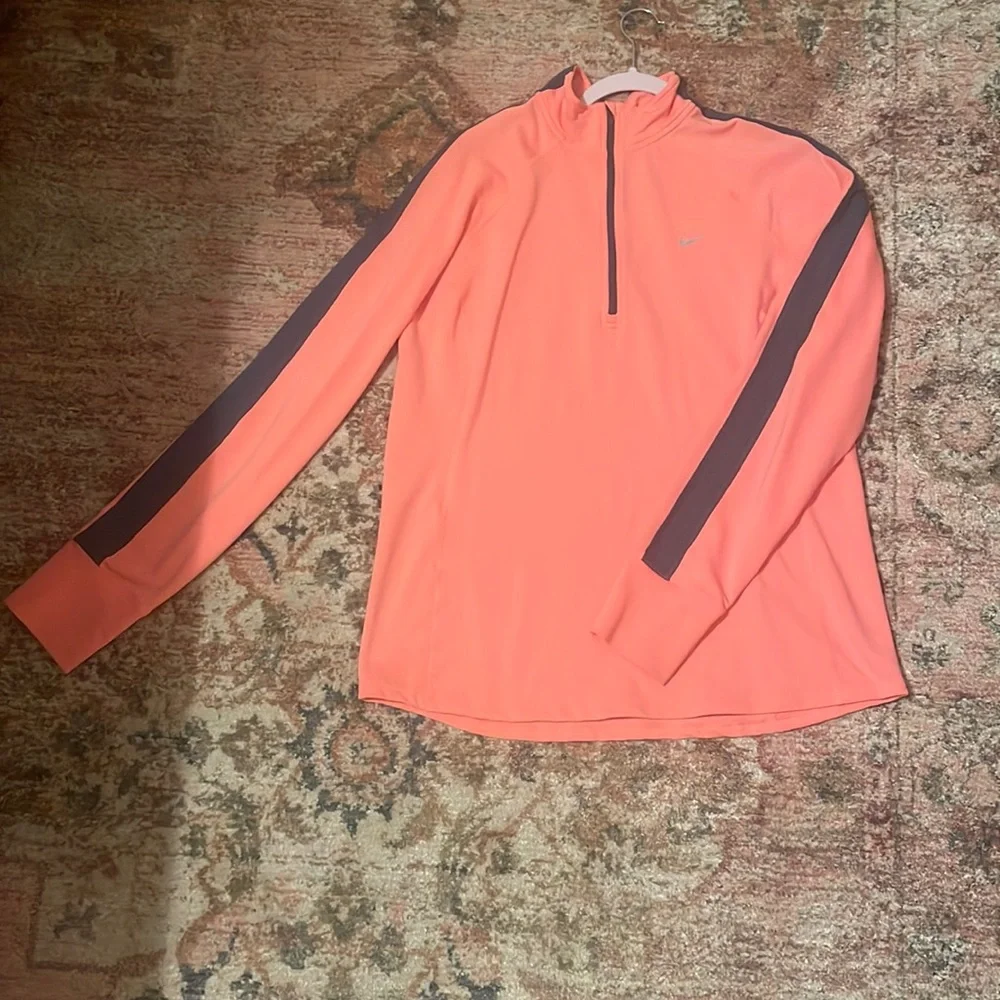 Nike Dri-Fit - Picture 1 of 3